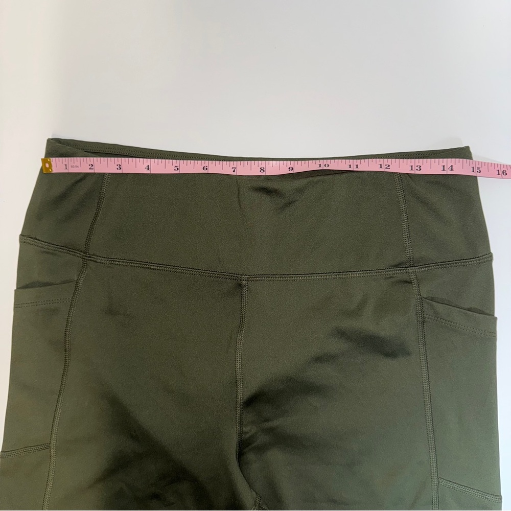Avia Green High Rise Capri Leggings with Side Pockets Size Large 12/14 - Picture 9 of 16